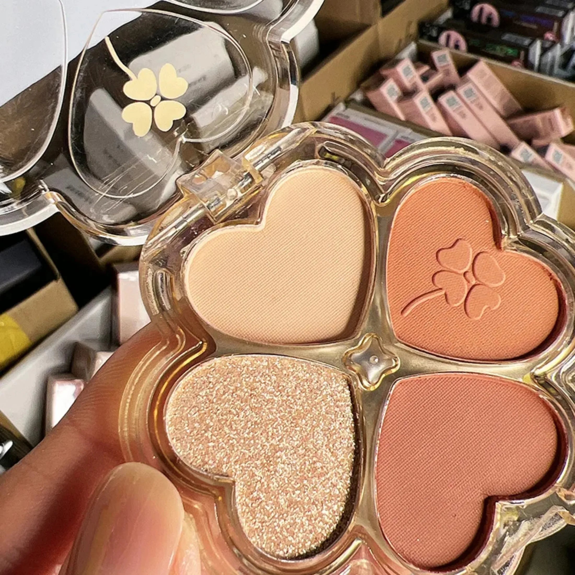 Four Leaf Eyeshadow Palette 4 Colors Eye Shimmer Matte Sequin Pearlescent Highlight Basic Color Scheme Lasting Cosmetics Makeup