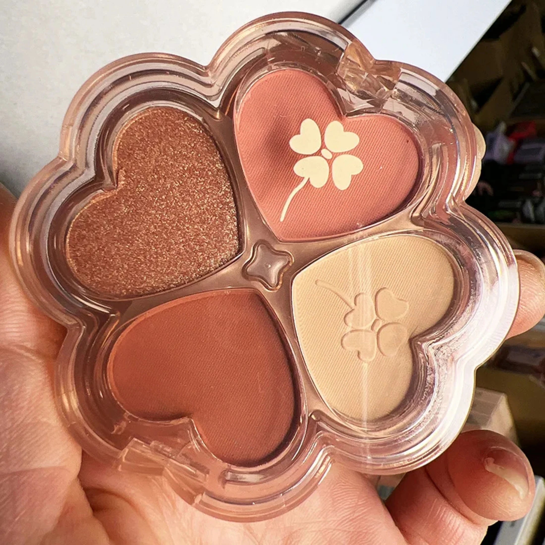 Four Leaf Eyeshadow Palette 4 Colors Eye Shimmer Matte Sequin Pearlescent Highlight Basic Color Scheme Lasting Cosmetics Makeup